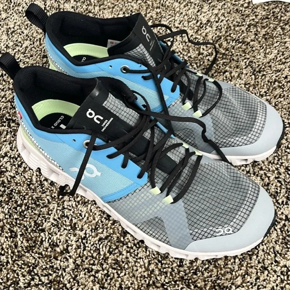 On Cloud On Running Blue & Green Sneaker, worn once - Picture 3 of 6